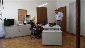 Melina - Kitzeliger Überfall Teil 1 von 7