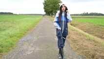 Miss Amira in Lepper Nylon Regenzeug