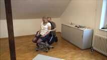 Carina - Gefangene im Büro Teil 3 von 8