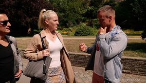 STRASSENFLIRTS 95 LaraCumKitten