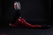 Berry Asstight Pants