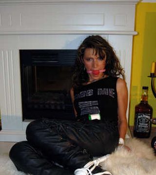 Pink-Ballgag and Tape