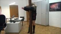 Michelle -  überfallen im Büro Teil 1 von 7 