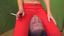 Isabell und ihr menschlicher Aschenbecher