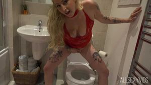 Pissing Loula