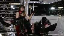 Lady Lilith - Rubbertoy wird ungespritzt weggeschlossen