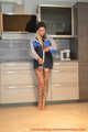 Sexy Francine in Lack Sportshorts (Sprinter) und Lacktop + Regenjacke (Exclusive Sportkleidung)