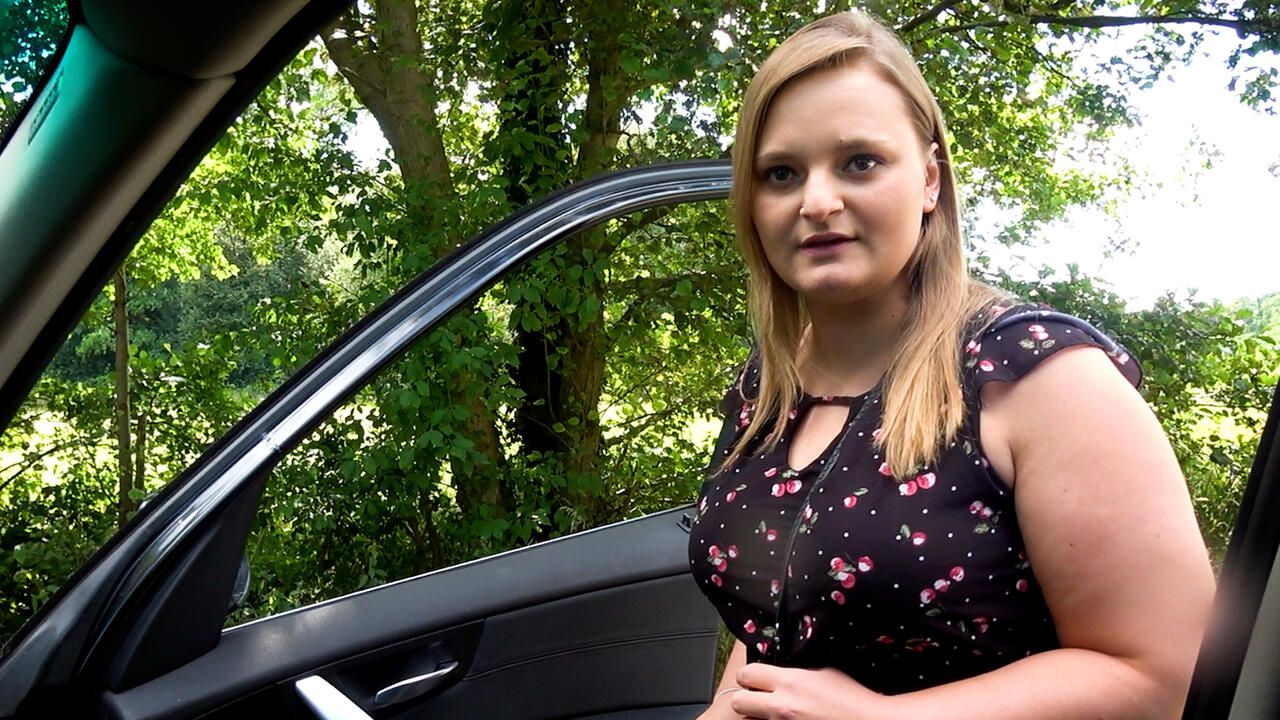 BIG-ASS TEEN LINA - Car Sex with Creampie