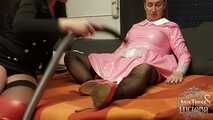 Sucking the slave girl's dirty pussy