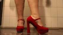 Nur HighHeels und Füsse  :-)