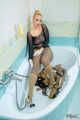 Hot bitch goes wet in nylon (279 images)