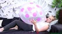 Blow2Pop clear U16 purple polka dot balloon