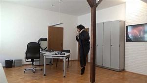 Kyra - Überfall im Büro Teil 5 von 8