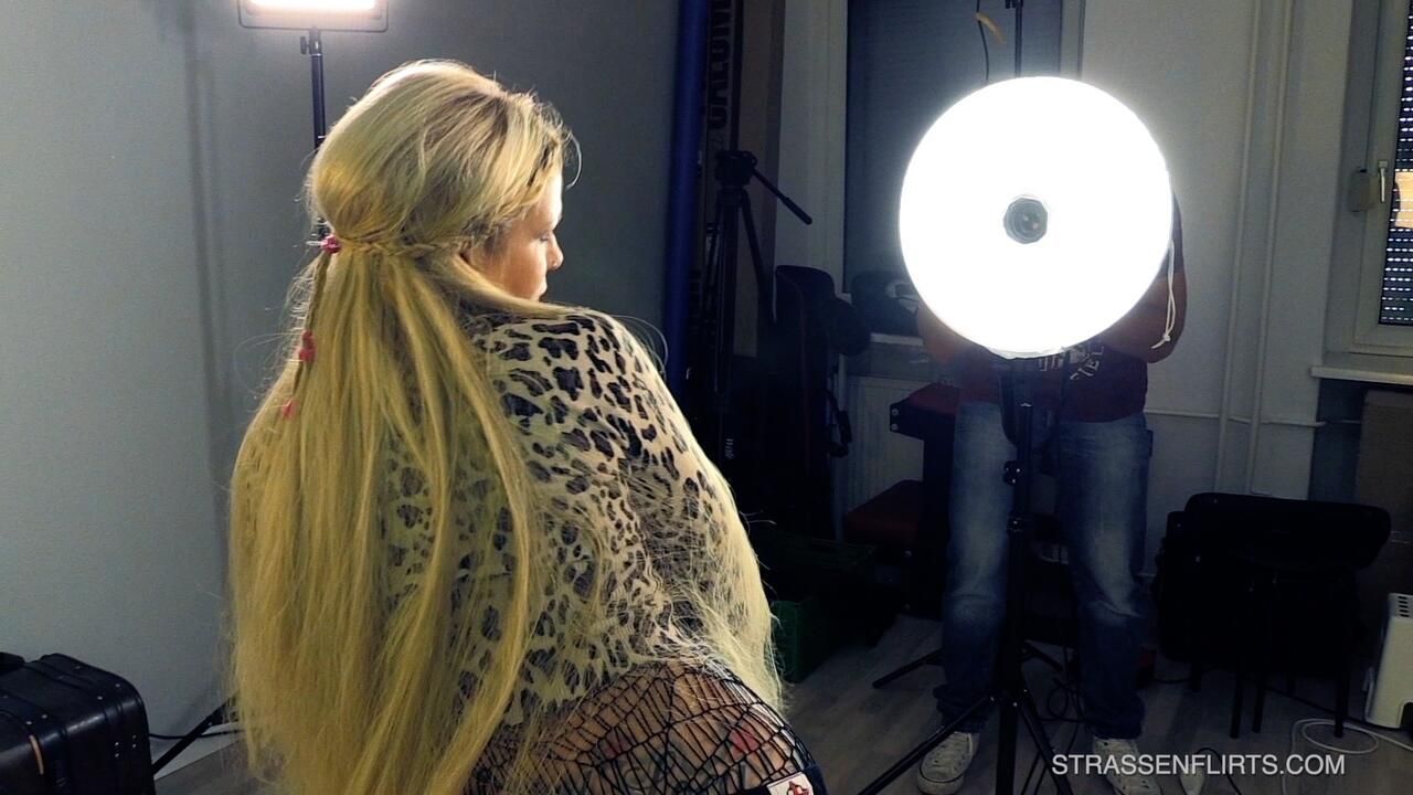 STRASSENFLIRTS 81 Mia de Berg