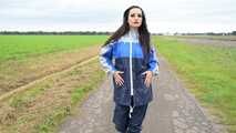 Miss Amira in Lepper Nylon Regenzeug
