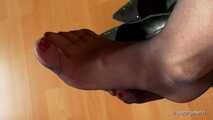 Black pumps