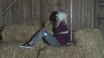 Elysa in Klebeband