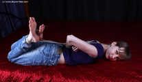 Agnes hogties in jeans