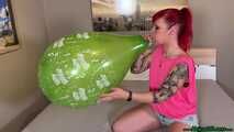 Blow2Pop green Q16 *happy birthday* with mouthpiece