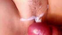 DIE LUSCHE LECKT DAS FREMDSPERMA WEG