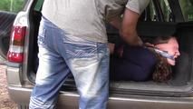 Lady X im hogtie mit Tüchern 1/2