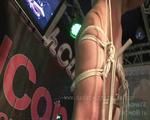 Nacktes Bondage vor Publikum  2