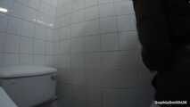 Changing Rooms Pee