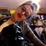 Gummi Geisha - Schwanzmassage mit Happy-End