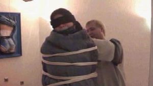 ab-036 Yvi: Cathy trains for winter (4)