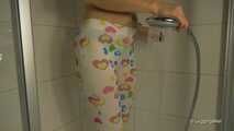 Nasse Leggings in der Dusche