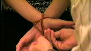 47 Yr OLD HAIR DRESSERS K1DNAP (D37-10)