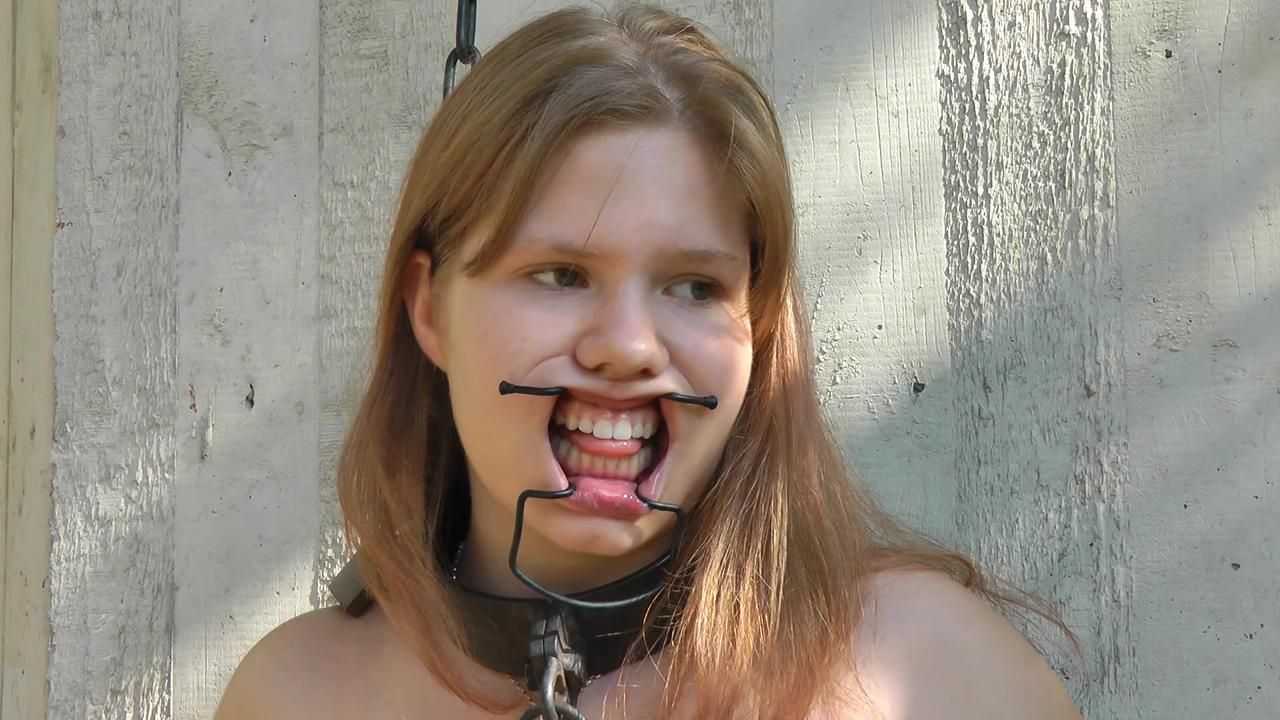 Bella  - Strip und Blasen