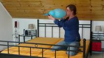 Die verrückte Juliette mit ihrem langen Ballon