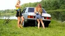 Dana & Mishel - Hogtaped und verpackt am Fluss (video 1)