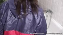 Retro Daunenjacke - hilflos gefesselt sein und angepisst werden