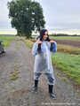 Miss Amira in Lepper Nylon Regenzeug und transparentem Regenanzug