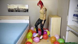 stomp2pop party balloons with wooden clogs