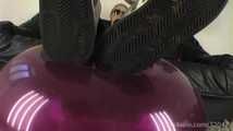 022 Sneaker popping