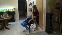 Celeste und Stefanie - Wer kann fesseln Teil 2 von 7