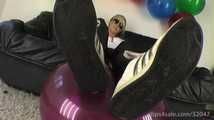 022 Sneaker popping