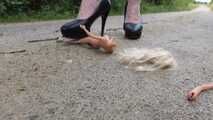 Blonde Puppen auf der Straße