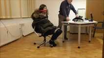Romina - Überfall im Büro Teil 3 von 8
