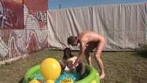 Publik Sauereien im Pool