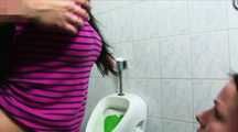 DIE TOILETTE UND DER DREIER