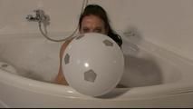 Eva in der Wanne