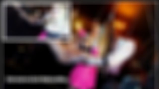 Kerzenwachs Brustwarzenbehandlung auf der Sexschaukel! 