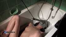 Yasemin's Bathtub BDSM Games