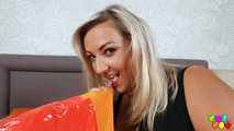 675 Krystal Swift bläßt für uns