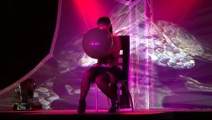 On Stage !