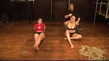 Julia Power vs. Lola Supertight Escape Contest